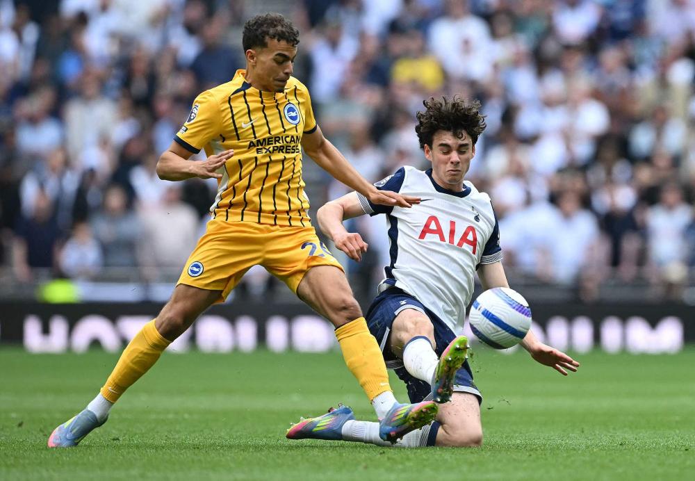 黄蜂主帅：我们没一个人能单防哈登，他真的是用各种方式得分