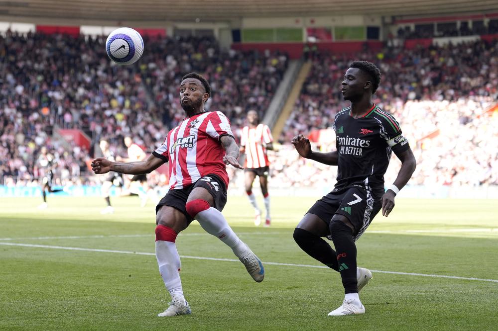 记者：葡体、水晶宫、西汉姆联有意德温特，尤文有25%分成