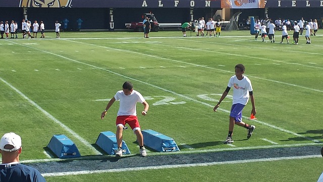 持右翼立场，阿根廷总统开玩笑：我也能祝贺梅西这样的左撇子